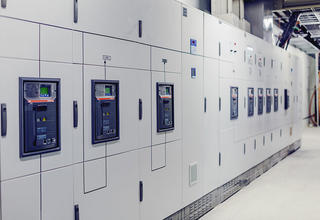 Constant Voltage (CV) vs Constant Current (CC) Power Supplies